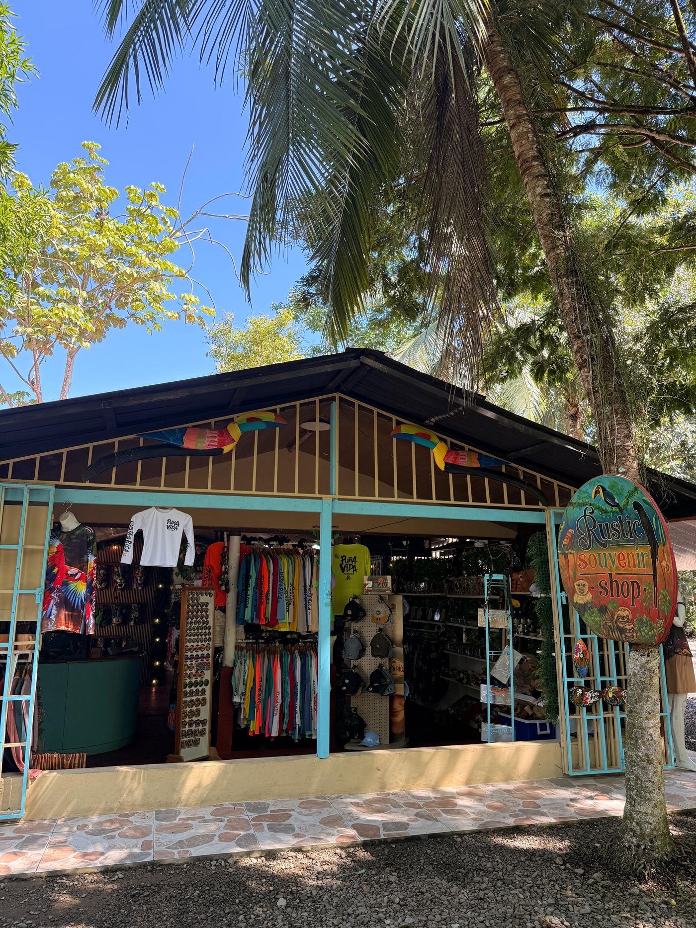 The Cambute gift shop under the palms